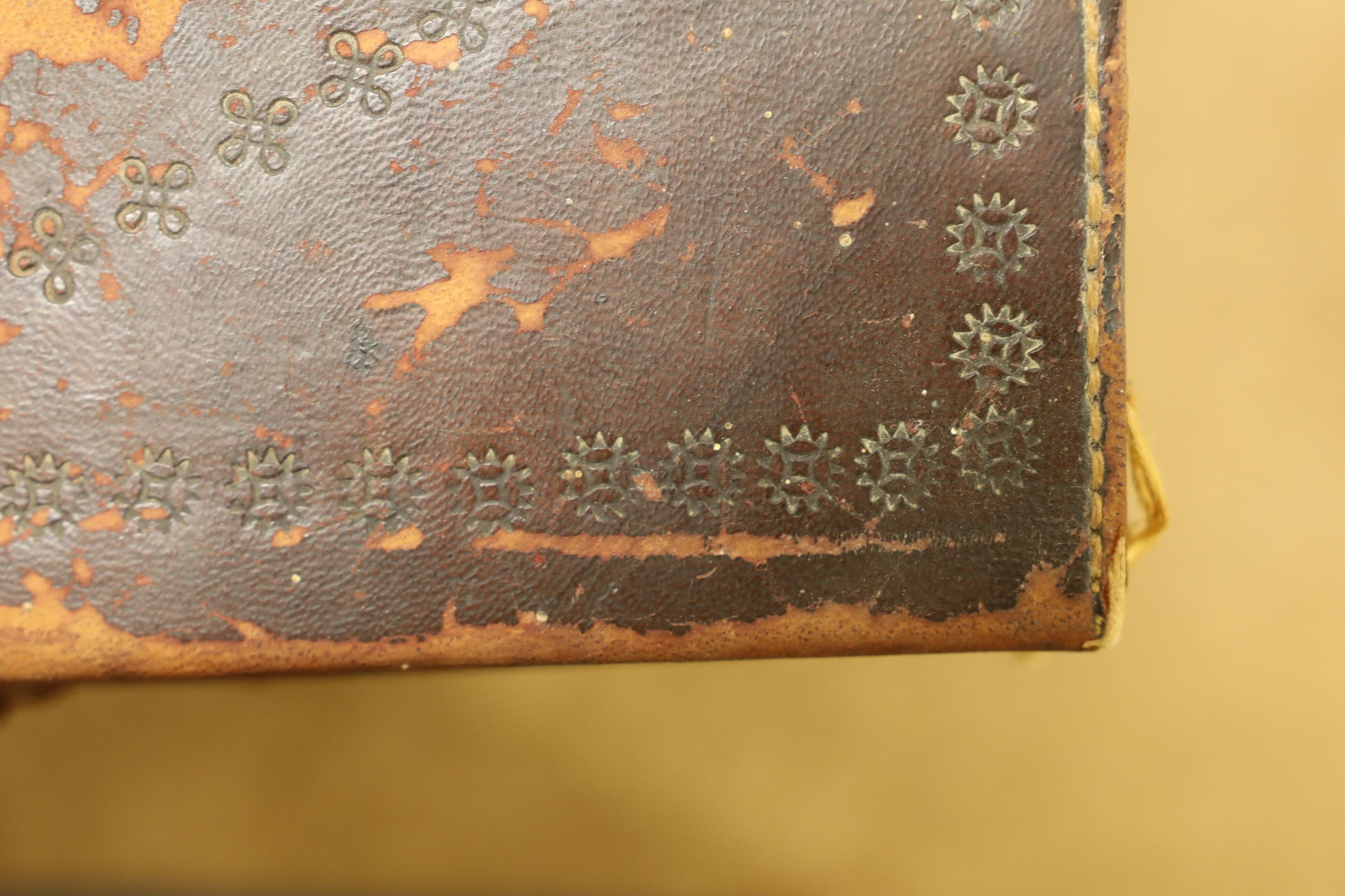 A leather boxed mahjong game